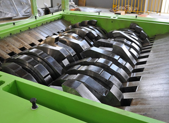 Heavy Duty OTR Tire Shredder